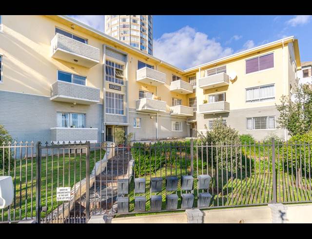 2 BEDROOM APARTMENT RENTED IN VREDEHOEK